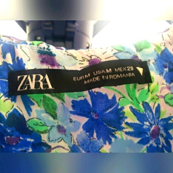 Zara maxi floral dress Size M.... Sundress V neck. Shoulder Pads - Picture 4 of 8